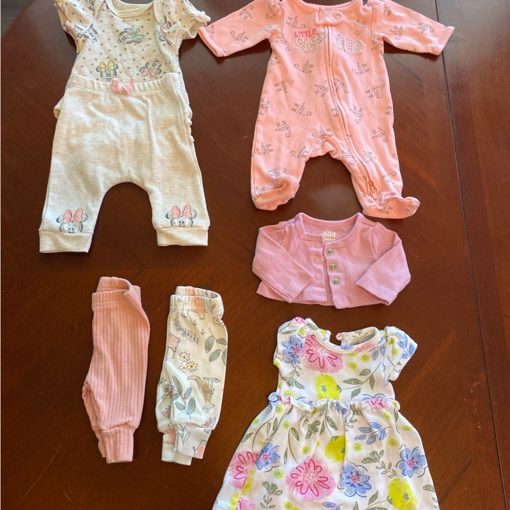 Premie baby clothes. Disney and Carter’s brand.